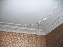 Декоративная отделка потолка